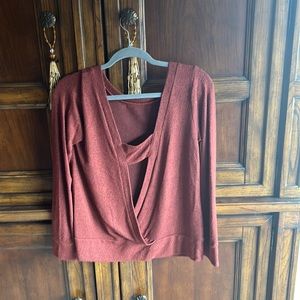 🌟Very soft & lightly fluffy open back sweater
